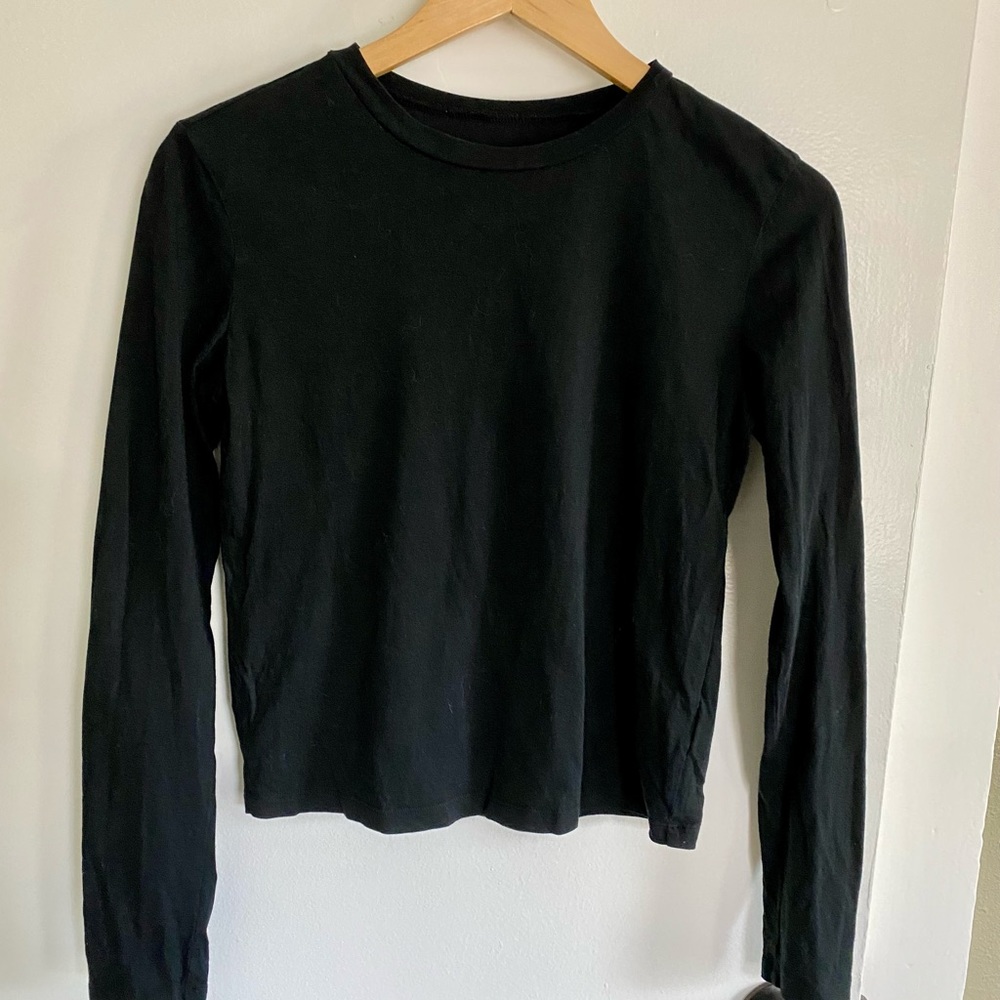 Black long sleeve Tshirt